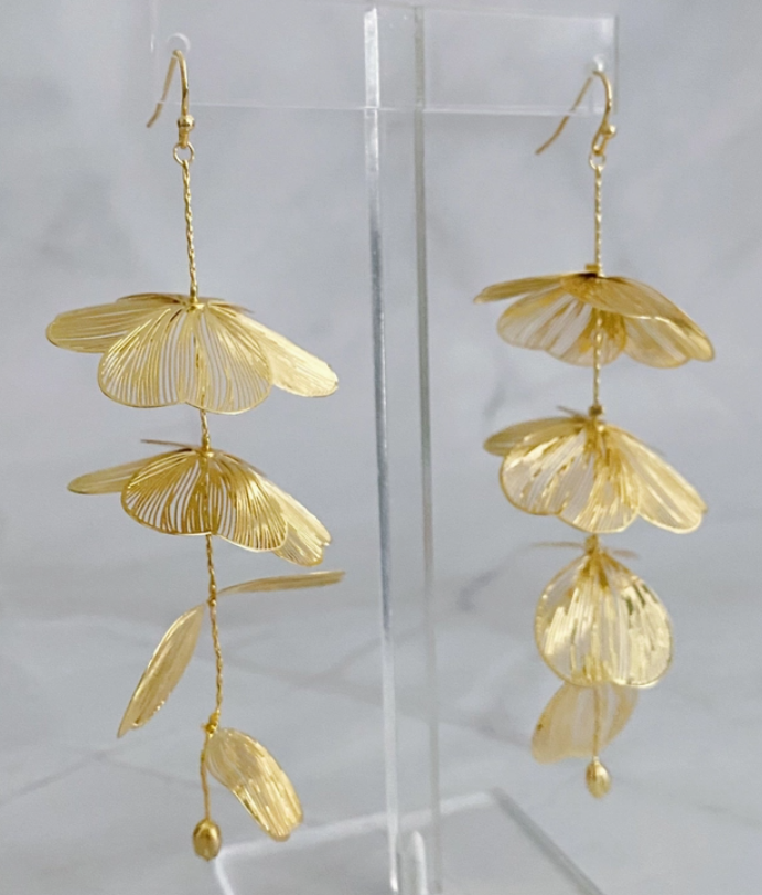 Artful flower earrings