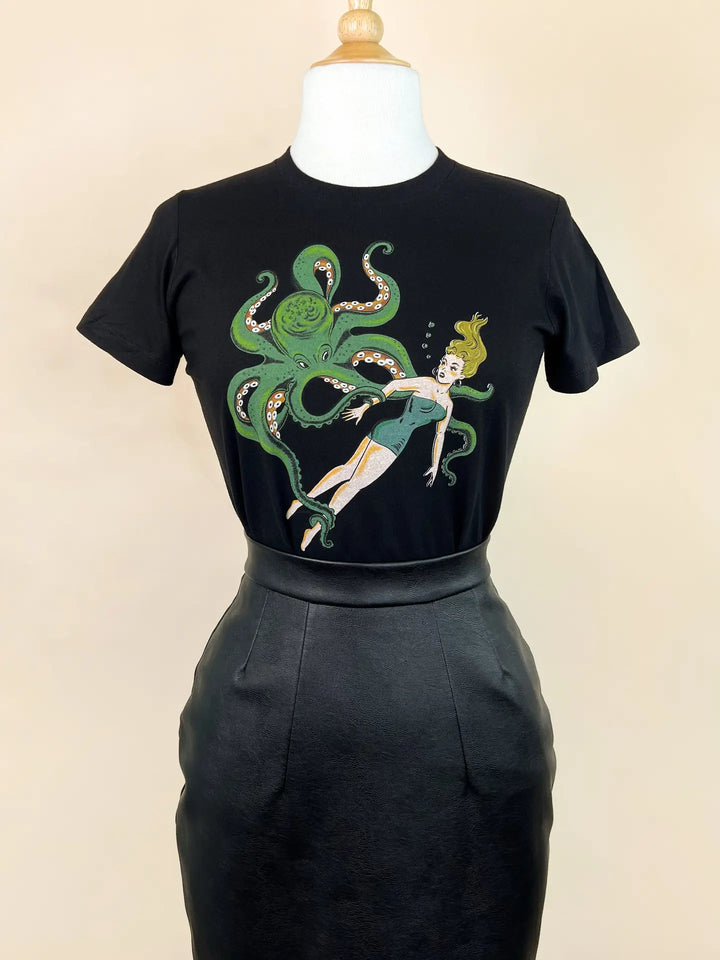 Octopus fitted Tee